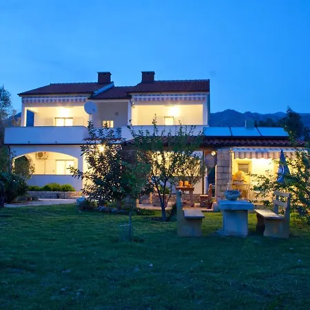 Apartment Punta Seline